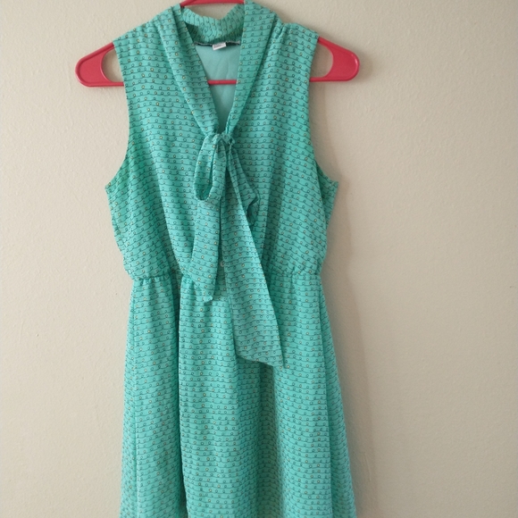 Aqua Tie front pussybow dress. Forever 21. - Picture 1 of 2